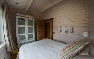 Loghouse.ie log cabin. Top quality log house products.