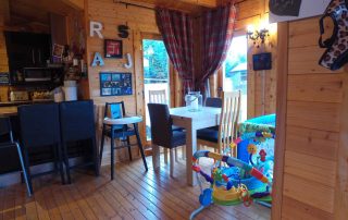 Loghouse.ie log cabin. Top quality log house products.