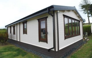 Loghouse.ie log cabin. Top quality log house products.