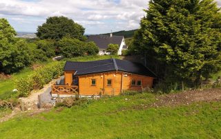 Loghouse.ie log cabin. Top quality log house products.