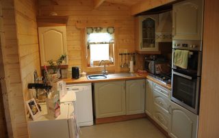 Loghouse.ie log cabin. Top quality log house products.