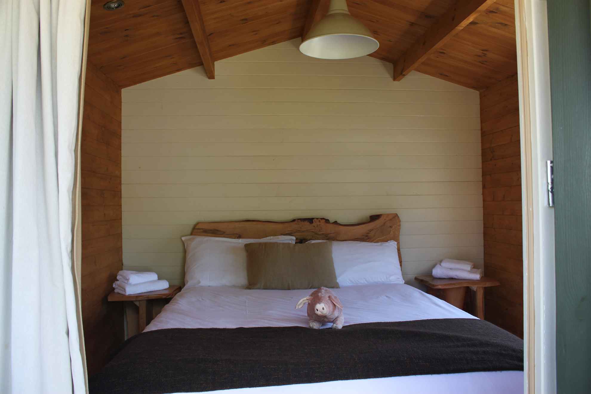 Glamping Log Cabins Bedroom 4