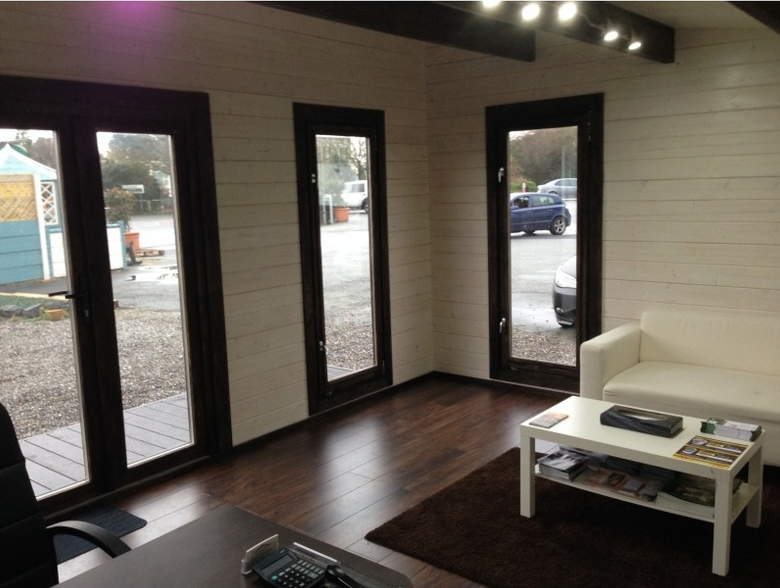 Loghouse.ie log cabin. Top quality log house products.